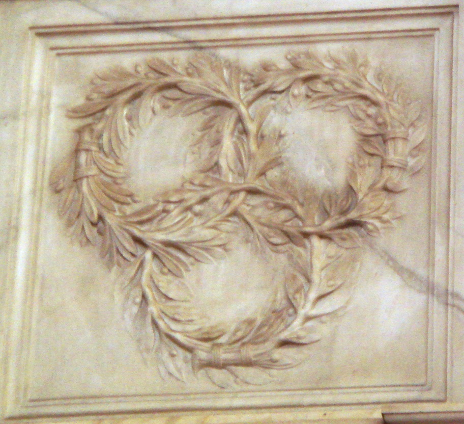 Michelangelo tomb linked heraldic wreaths.jpg